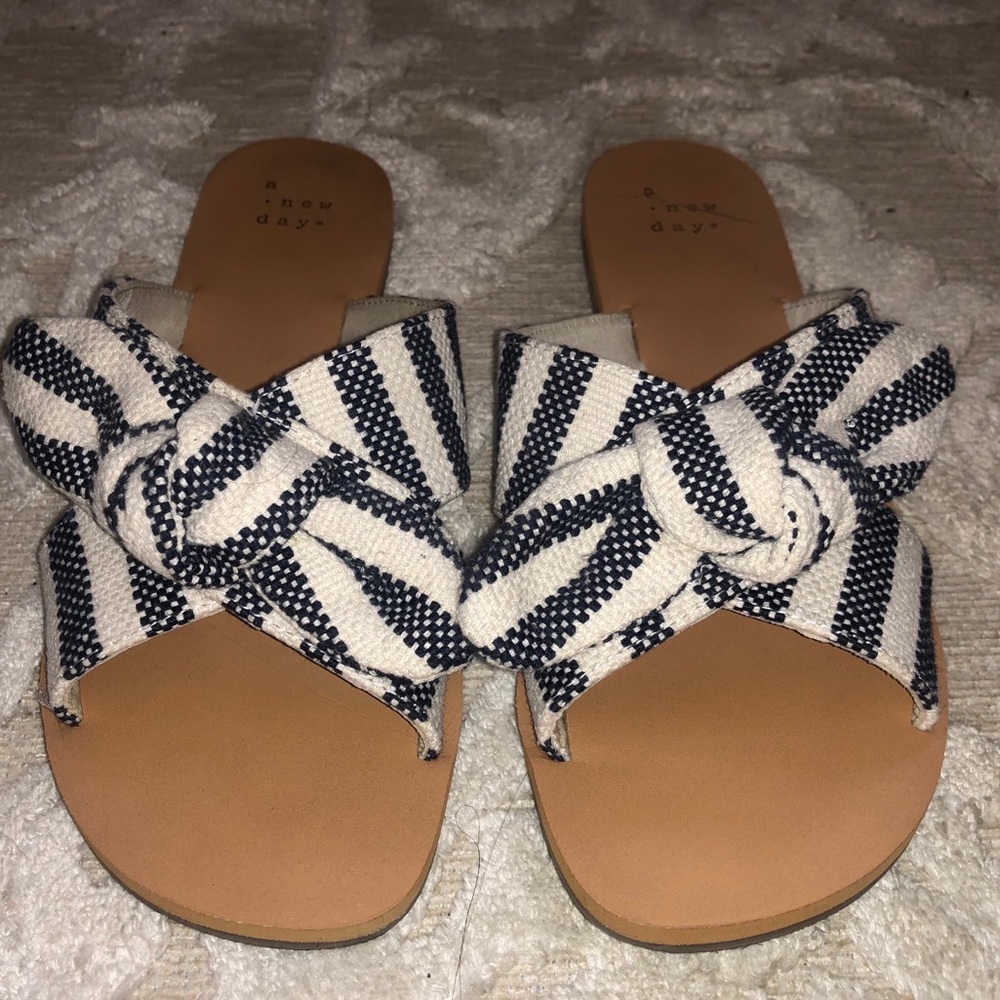 ❌SOLD❌ Knotted sandals